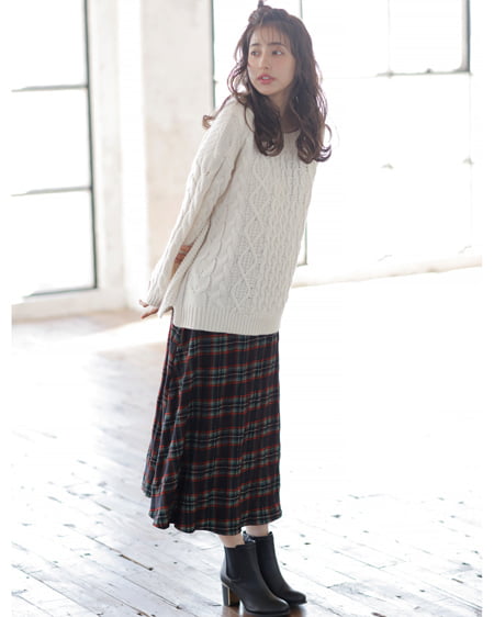 ケーブルクルーネックニット＋チェックスカート／SET｜INGNI(イング