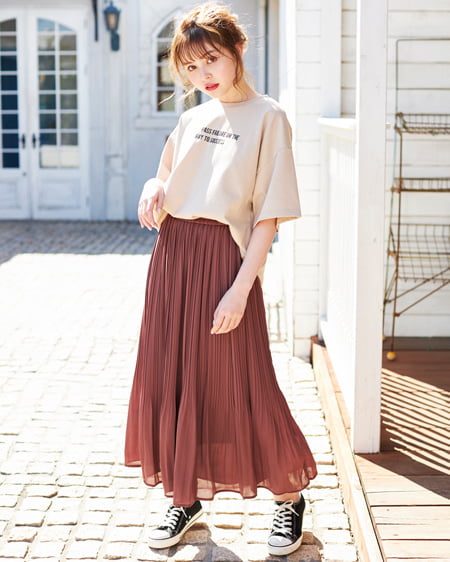 【INGNI STORE限定セット】ロゴ刺繍Tシャツ＋プリーツスカート／SET