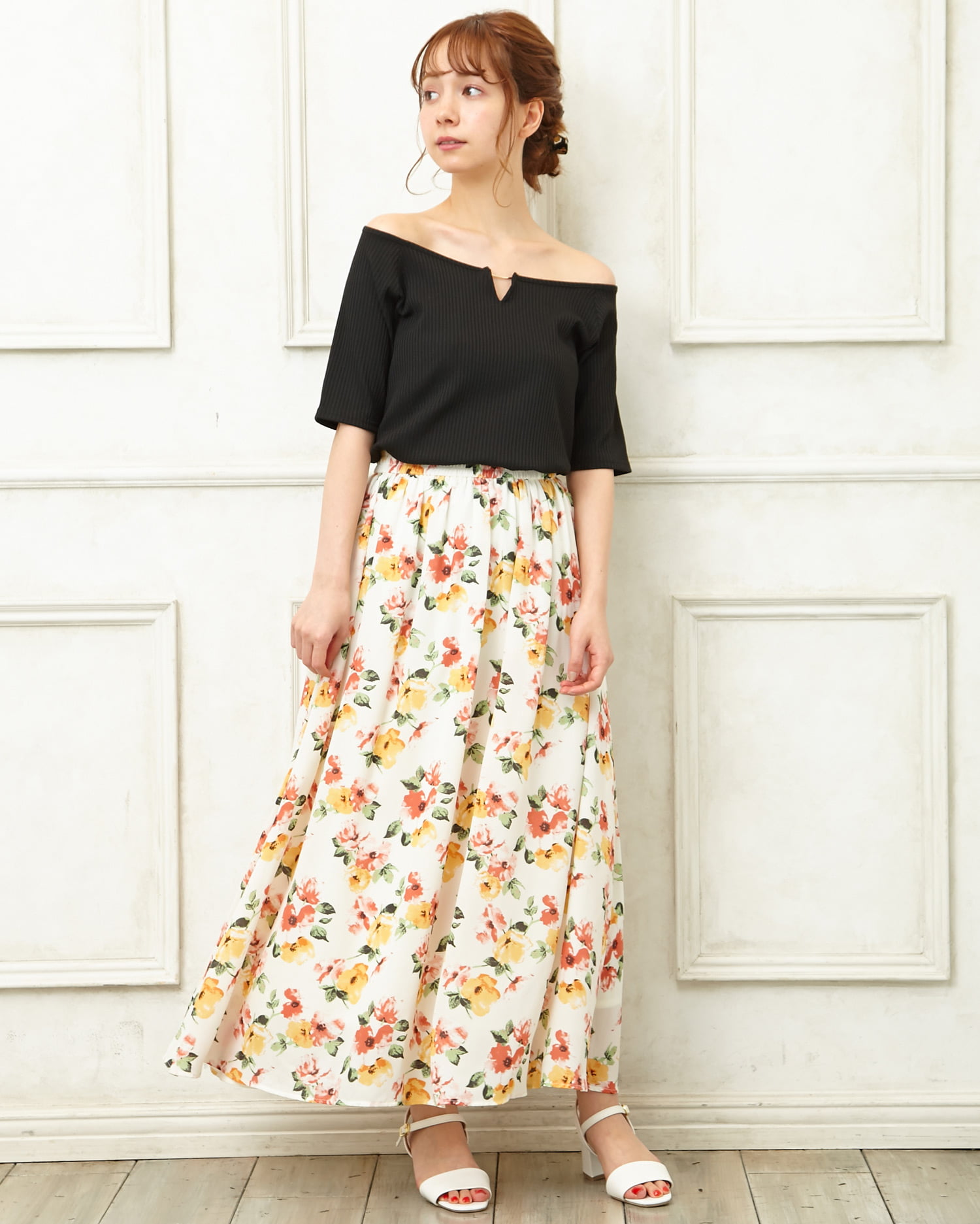 セット販売　フラワープリント スリット入り ロングスカート、オフショルトップス ピン付オフショルトップス＋花柄ロングスカート／SET｜INGNI(イング