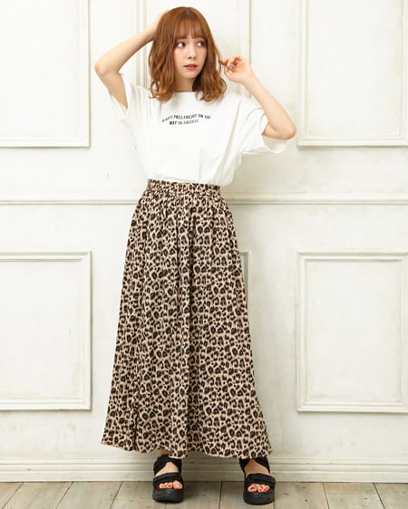 【INGNI STORE限定セット】ロゴ刺繍Tシャツ＋ヒョウ柄ロングスカート／SET