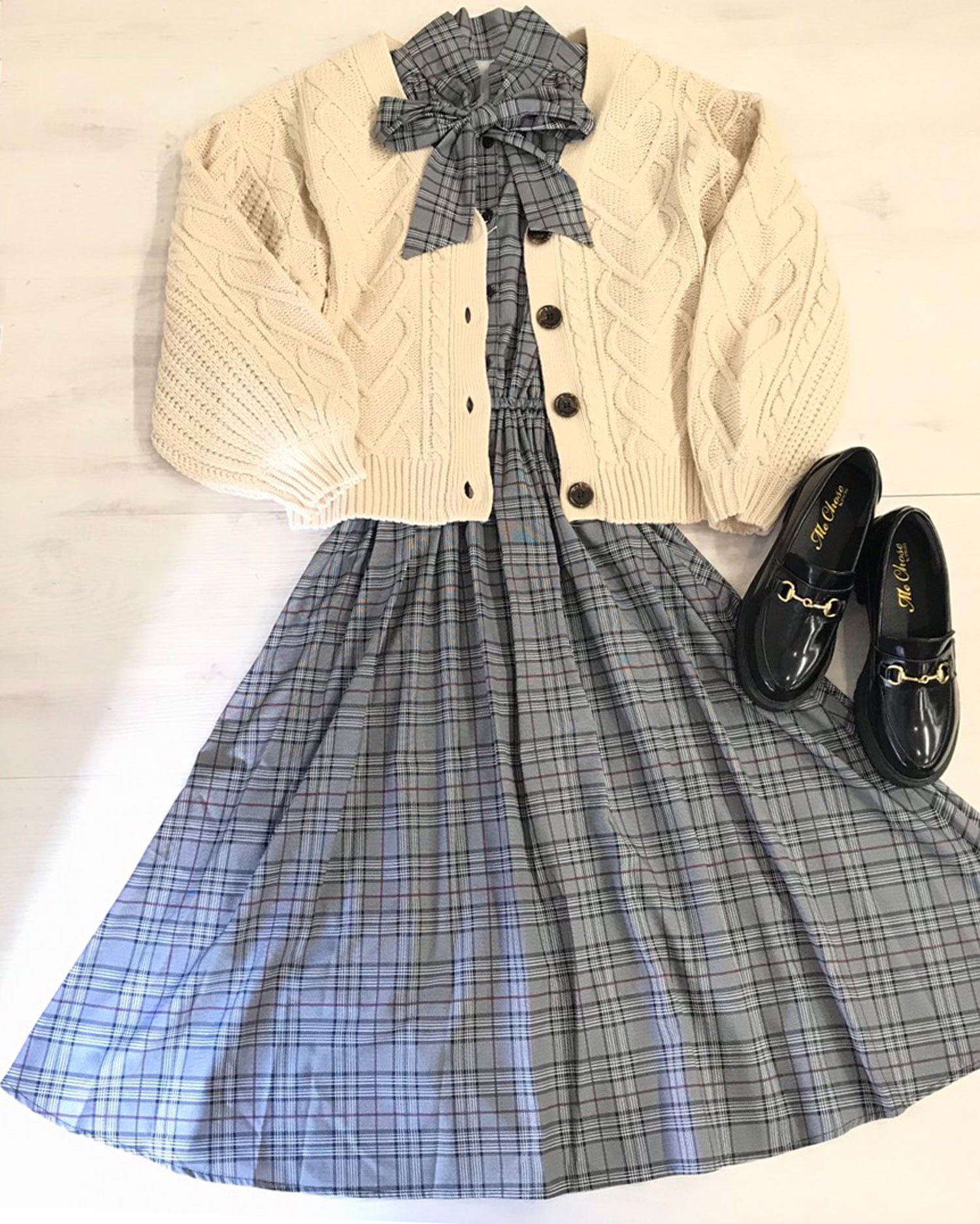 チェック柄ボウタイワンピース＋ケーブルカーディガン／SET／A｜INGNI