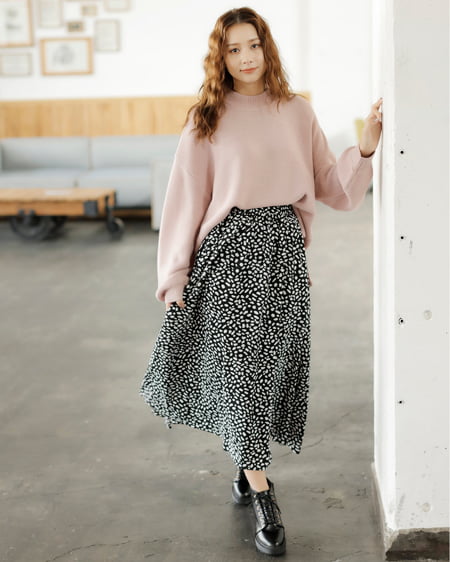 【INGNI STORE限定セット】モックネックニット＋ダルメシアン柄スカート／SET