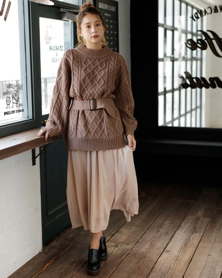 【INGNI STORE限定セット】ベルト付ケーブルチュニック＋ハクプリントギャザースカート／SET