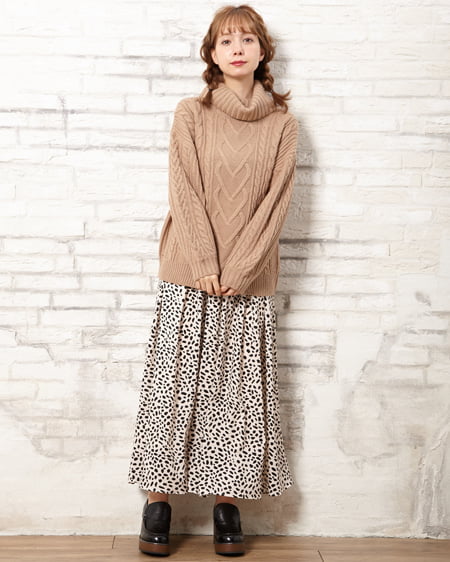 【INGNI STORE限定セット】オフタートルニット＋ダルメシアン柄スカート／SET