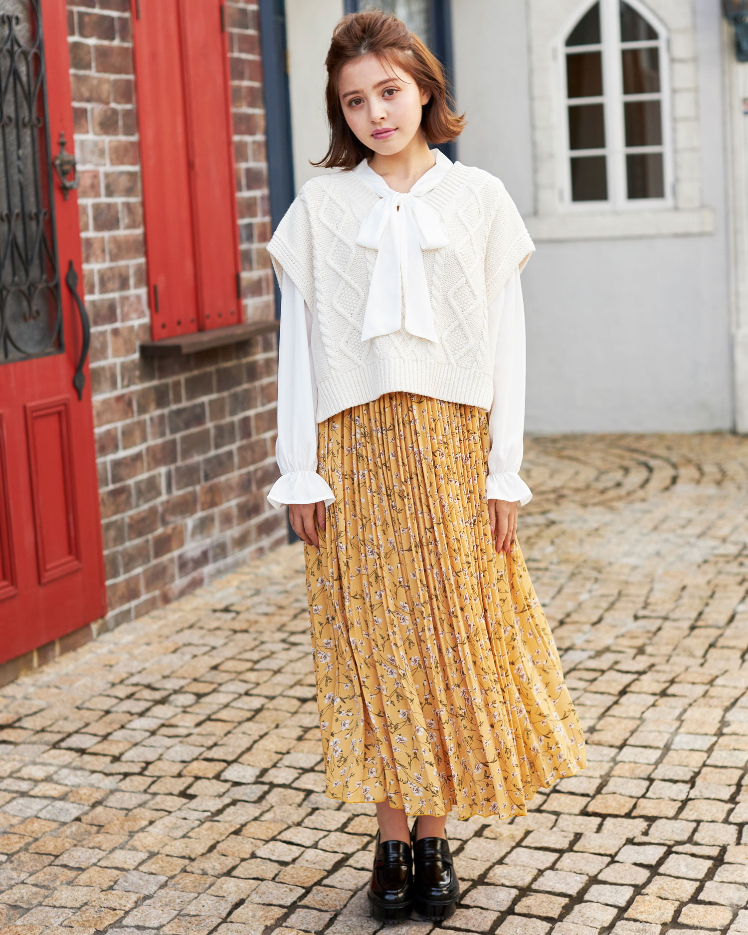 ADORE ボールドケーブルニットベスト　ロングブラウス　セットアップ　38 ケーブルニットベスト＆ボウタイブラウス＋花柄スカート／SET｜INGNI