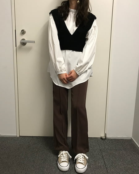 【INGNI STORE限定セット】ニットビスチェシャツ＋Backレースアップパンツ／SET