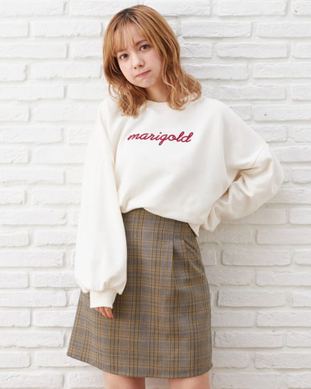 【INGNI STORE限定セット】ロゴスウェットトップス＋チェック柄台形スカート／SET