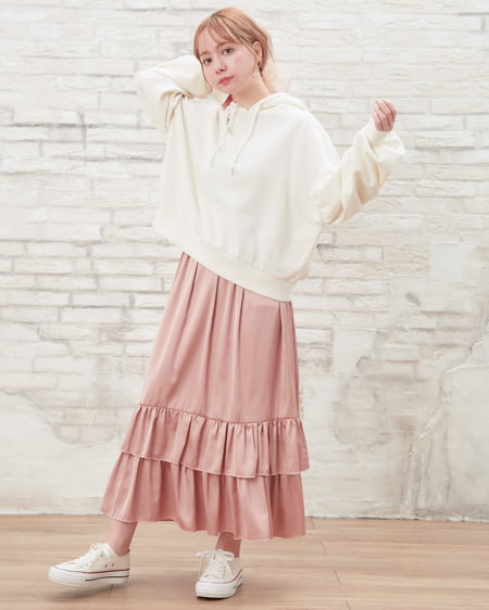 【INGNI STORE限定セット】ショート丈パーカー＋サテンフリルスカート／SET