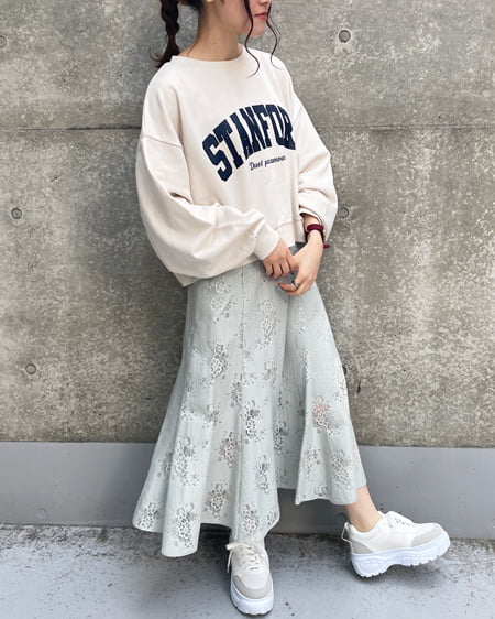  【INGNI STORE限定セット】カレッジロゴトレーナー＋総レーススカート／SET