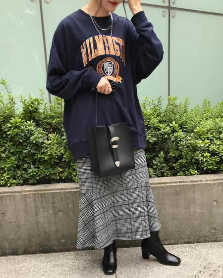 【INGNI STORE限定セット】カレッジロゴスウェット＋起毛マーメイドスカート／SET