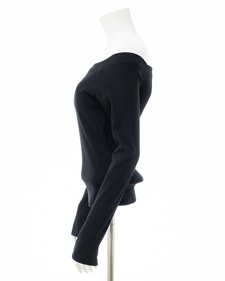 INGNI（イング） カップ付オフショルトップス ｸﾛ