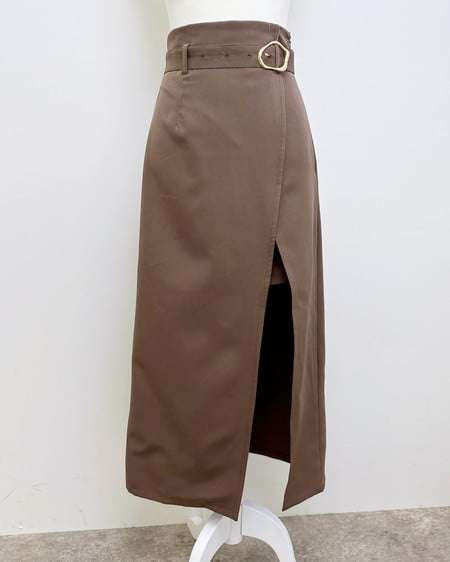 【INGNI SOELA】新作 変形バックルIラインスカート