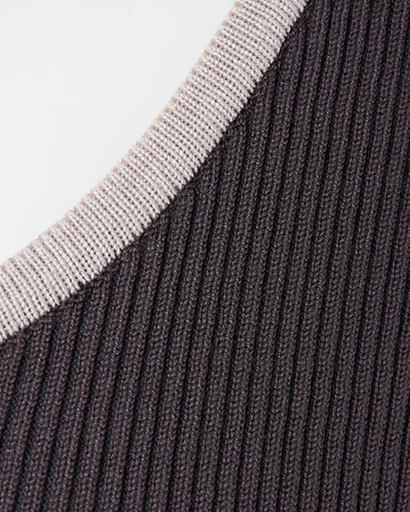 INGNI（イング） バイカラーヘンリーネックフレアスリーブニット ﾁｬｺｰﾙｸﾞﾚｰ/ﾍﾞｰｼﾞｭ