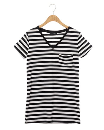 VネックTシャツ