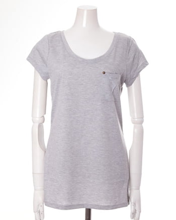 UネックTシャツ