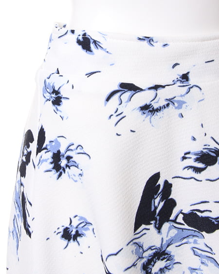 INGNI（イング） 花柄フレア／スカート ｵﾌﾎﾜｲﾄ