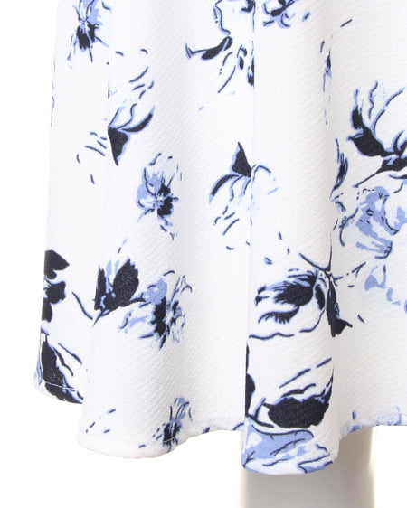 INGNI（イング） 花柄フレア／スカート ｵﾌﾎﾜｲﾄ